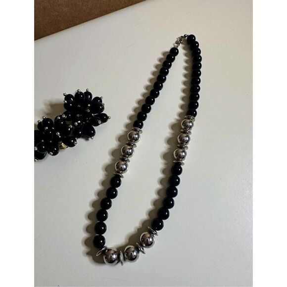 Vintage Black Beads Silver Beaded 9” Necklace with Matching Clip On Earrings - Picture 2 of 7